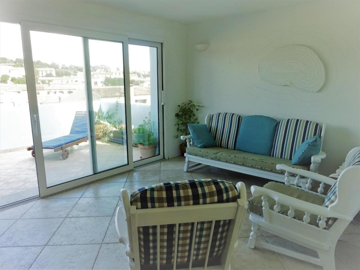 White - San Pantaleo Apartment ภายนอก รูปภาพ