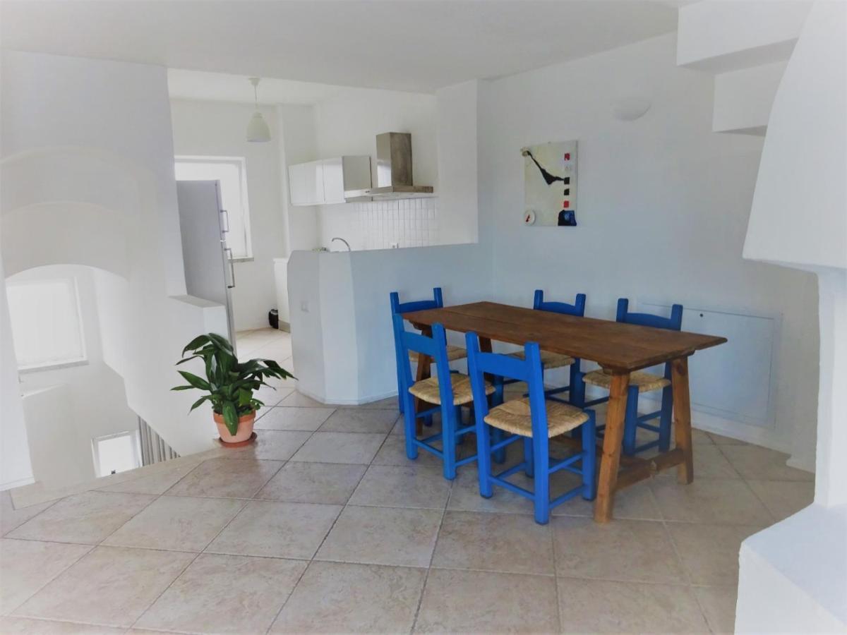 White - San Pantaleo Apartment ภายนอก รูปภาพ