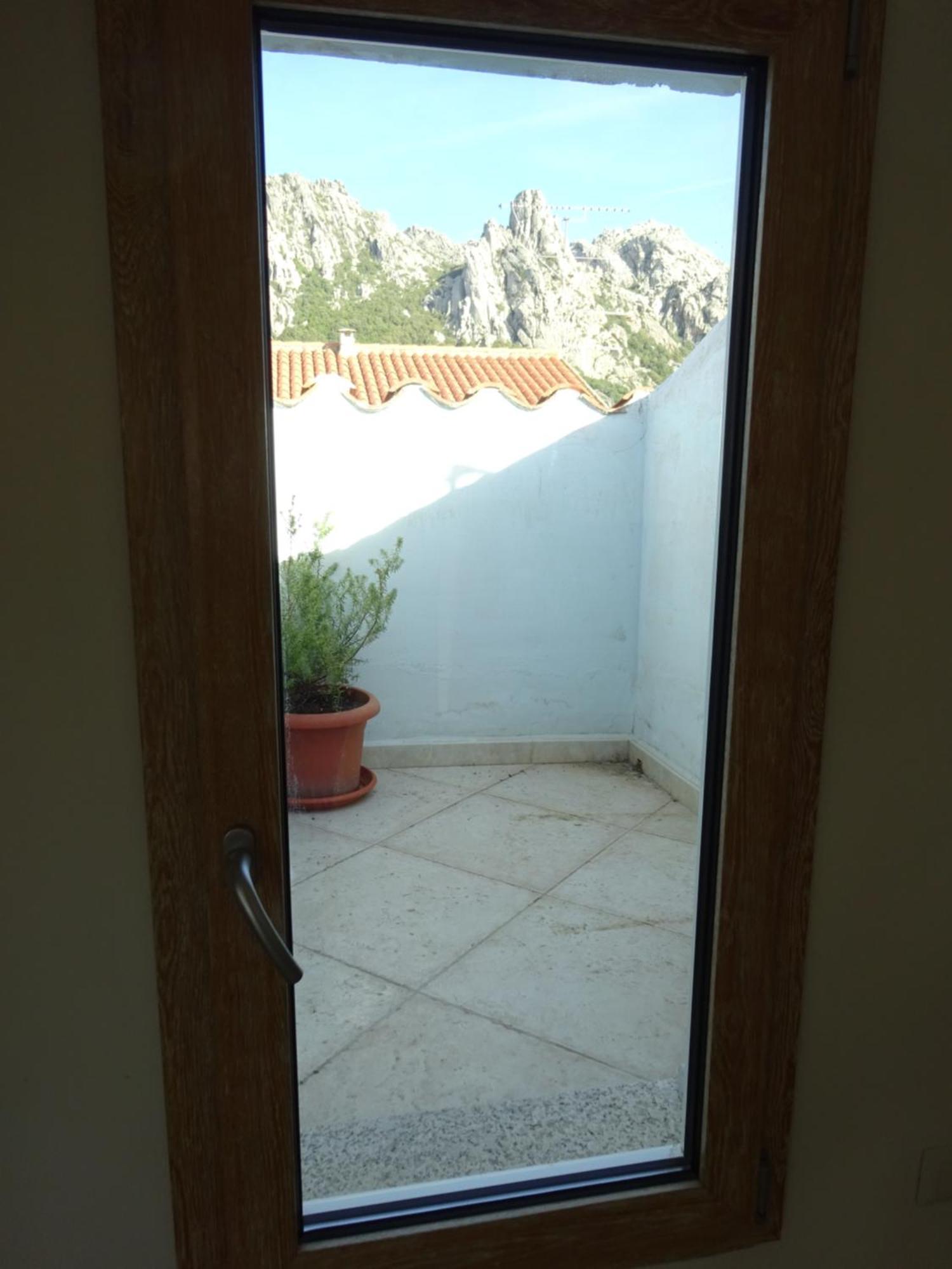 White - San Pantaleo Apartment ภายนอก รูปภาพ