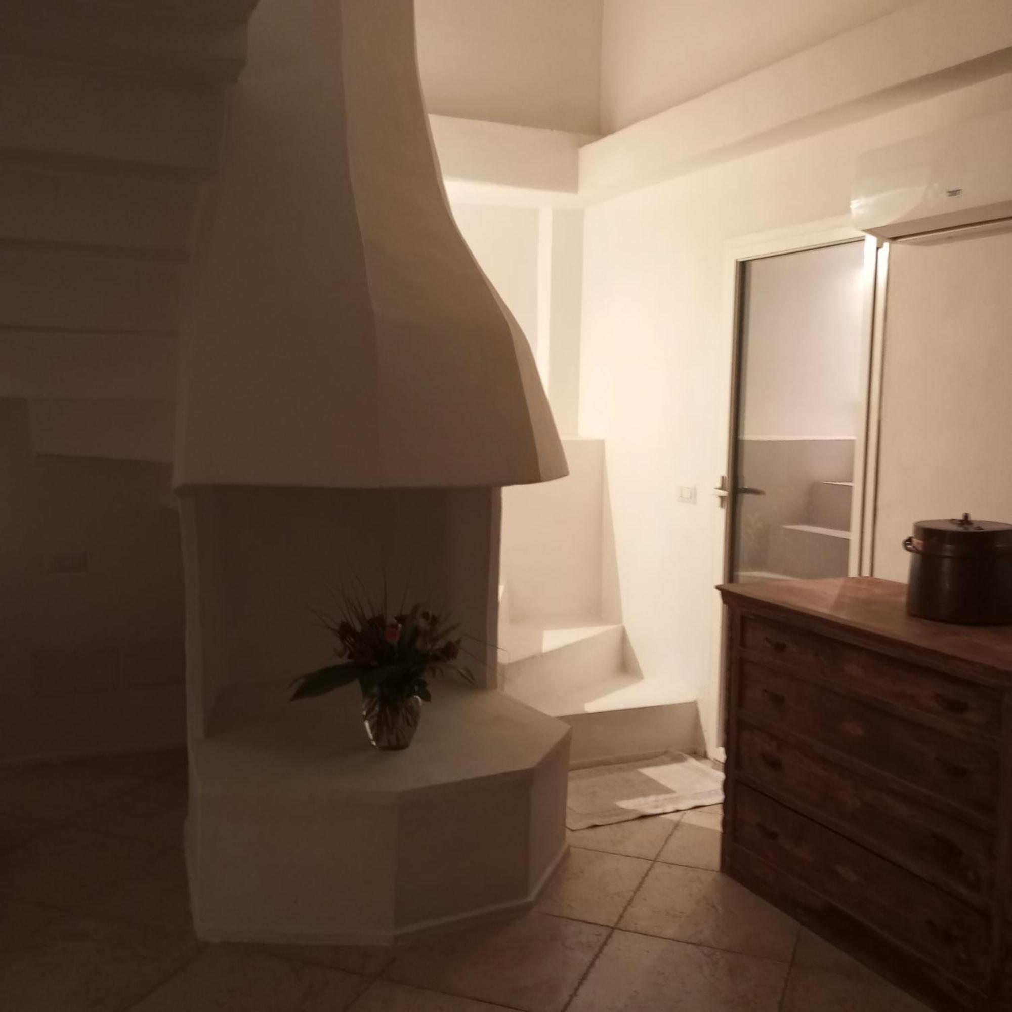 White - San Pantaleo Apartment ภายนอก รูปภาพ